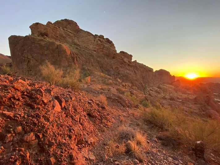 Stunning Sunset Hiking Adventure - Image 4