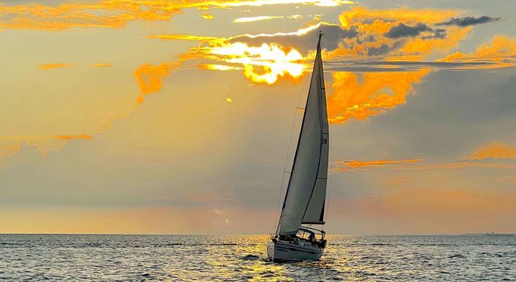 Chesapeake Bay Sunset Sailing Charter for up to 6 - Image 2