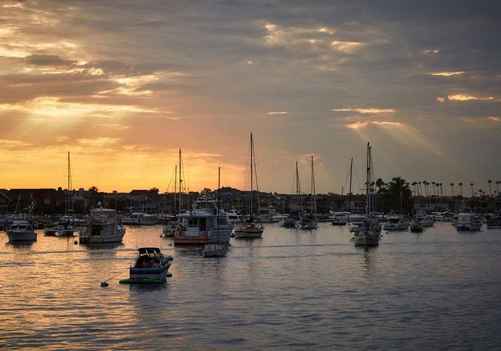 Friday Premier Dinner Cruise in Newport Beach - Image 5