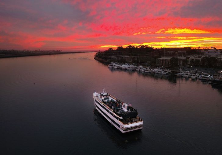 Premier Sights & Sips Cruise in Marina del Ray - Image 3