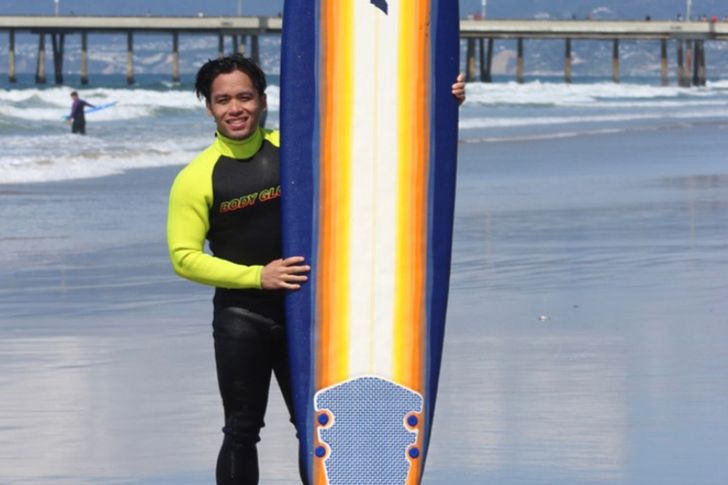 Santa Monica Group Surfing Lesson - Image 2