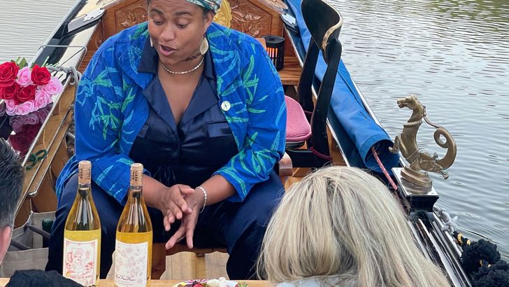 Private Gondola Cruise with Wine Tasting - Image 6