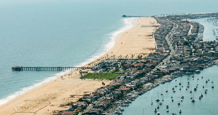 Private Orange County Triangle Helicopter Tour For Up To 3 - Image 2