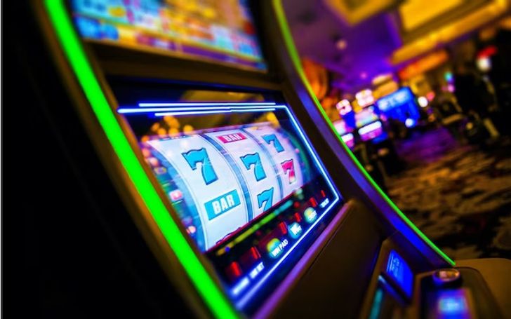 Ghost Stories of the Rich & the Famous Exploration Game - Image 1