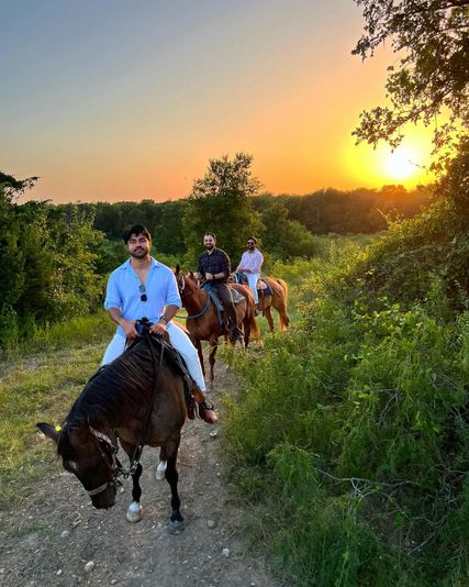 Sunset Horseback Trail Ride in Austin - Image 4