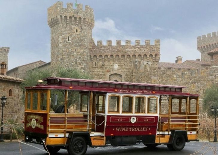 Napa Valley Wine Trolley Castle Tour with Lunch - Image 4