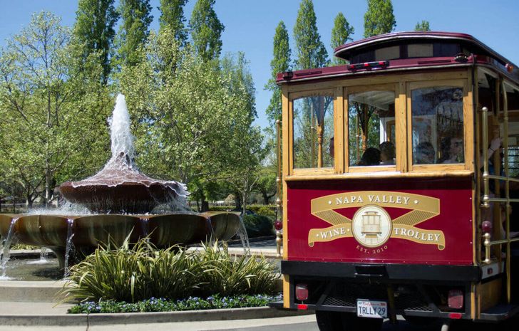 Napa Valley Wine Trolley Castle Tour with Lunch - Image 5