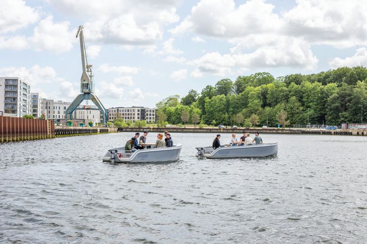 Private Electric Boat Rental from The National Harbor - Image 6