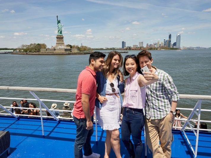 Saturday New York City Signature Lunch Cruise - Image 5