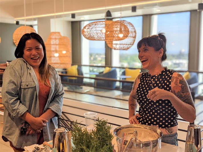 Hands On Los Angeles Mixology Class - Image 2