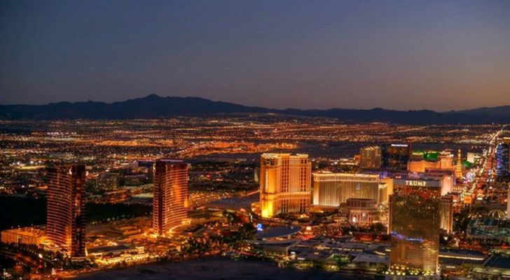 Learn to Fly a Robinson R22 Helicopter in Las Vegas - Image 4