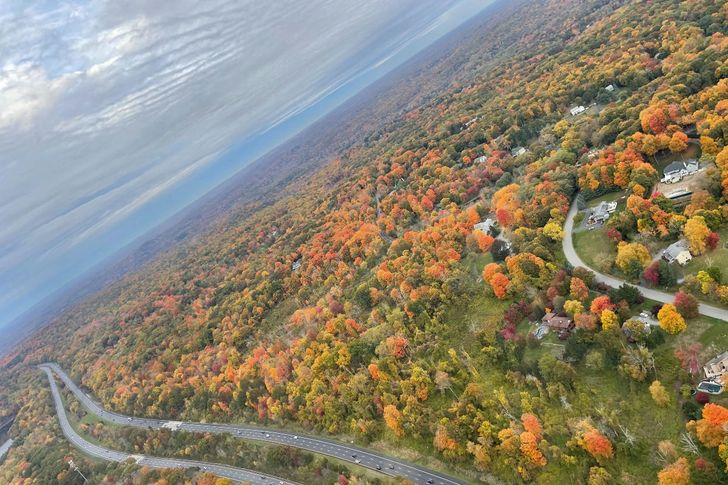 Shared Hudson Valley Fall Foliage Helicopter Tour from Westchester - Image 2