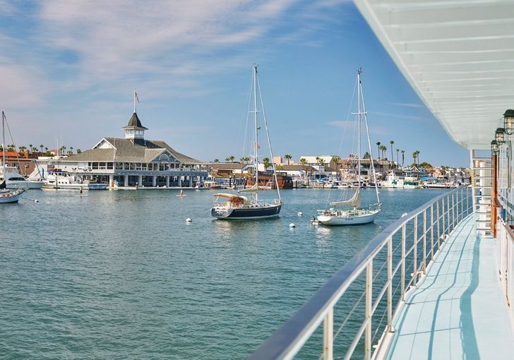 Premier Sights & Sips Cruise in Newport Beach - Image 5