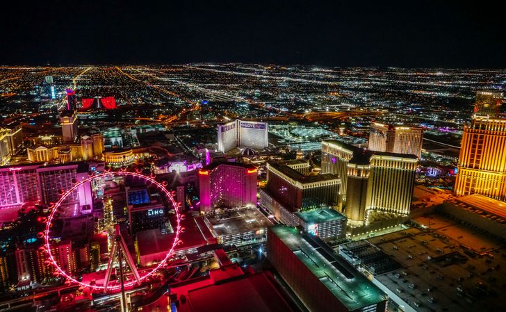 Wizard of Oz Sphere Show & Las Vegas Strip Helicopter Night Tour - Image 6
