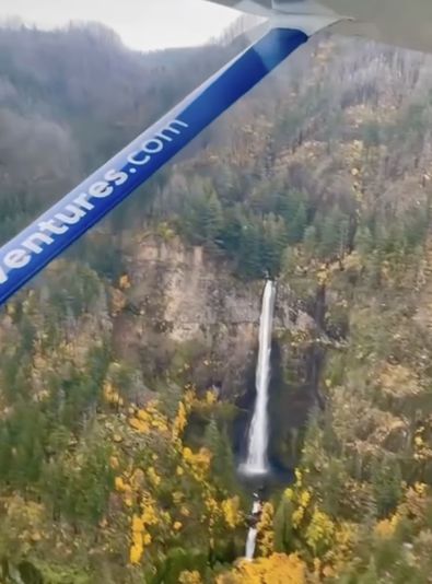 Experience Multnomah via Plane - Image 5