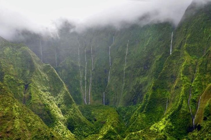 Ultimate 360 Degree View Doors Off Helicopter Adventure on Kauai - Image 6