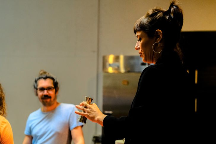 Hands On Los Angeles Mixology Class - Image 8