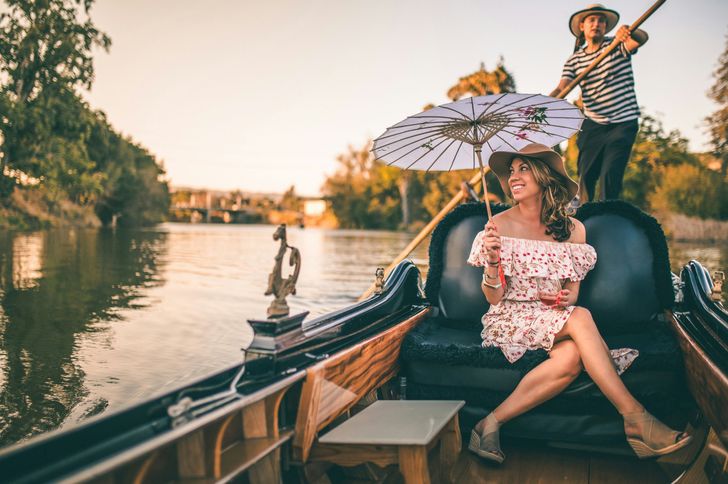 Romantic Gondola Cruise for Two - Image 1