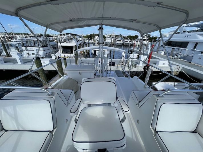 Private Yacht with Charcuterie Cruise for 6 - Image 4