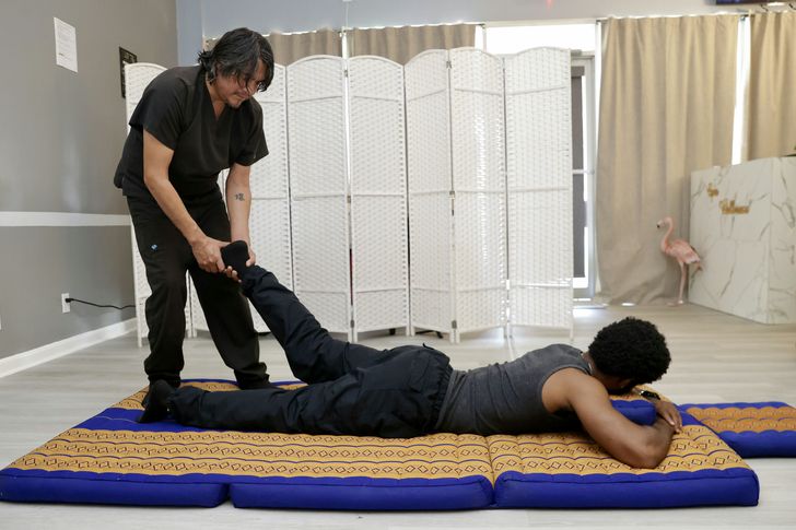 Couples Yoga Workshop in Palm Beach - Image 4